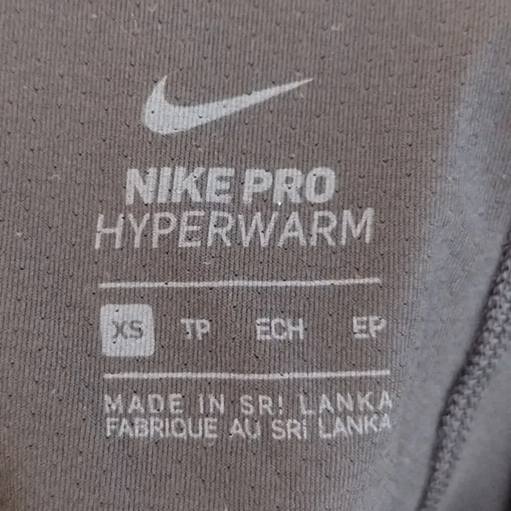 Nike Pro Hyperwarm Black & White Funnel-Neck Pullover & Leggings Set Women's XS